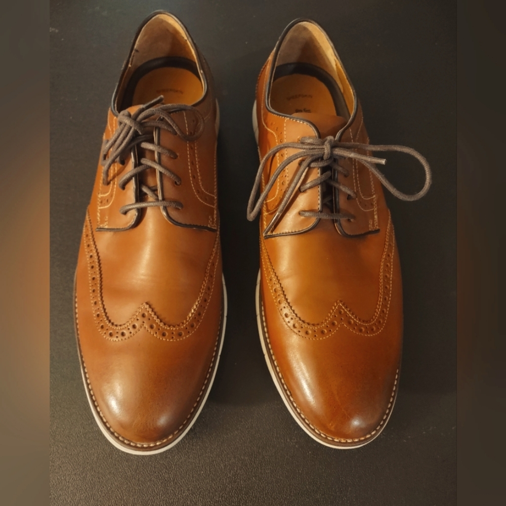 Johnston and Murphy comfort wingtip laced model 20-8370 size 12m